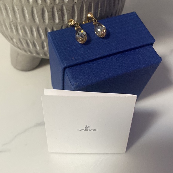 SWAROVSKI POST DROP GOLD TONE EARRINGS - Picture 2 of 5